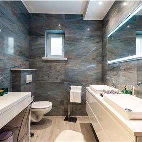 3 bedroom villa with infinity pool in Mlini, sleeps 6